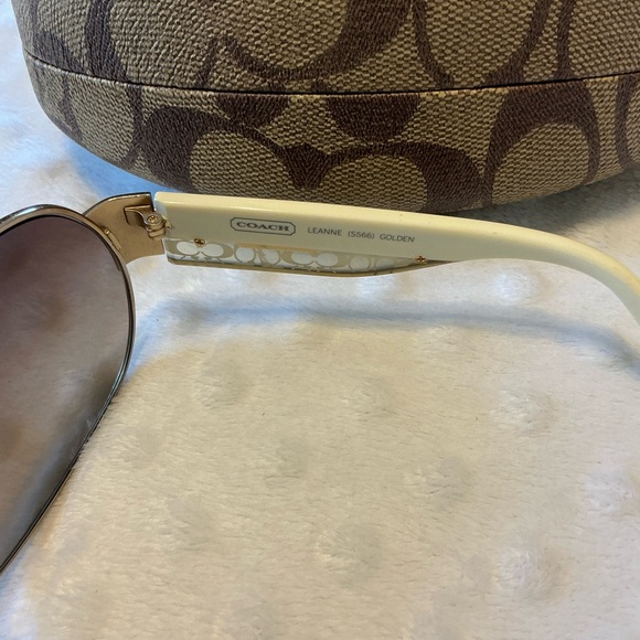 Coach Leanne Sunglasses - Picture 11 of 14